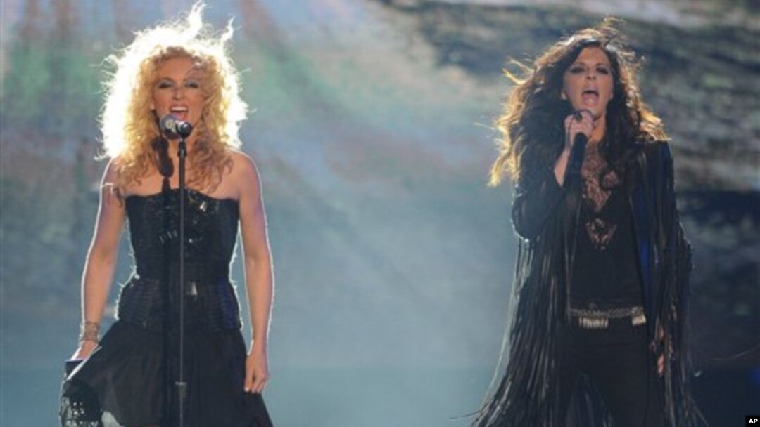 Little Big Town actuando durante la entrega de premios ACM en Las Vegas, Nevada, en 2012.
