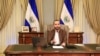 El presidente de El Salvador, Nayib Bukele, habla durante una transmisión televisada desde la casa presidencial en San Salvador, el pasado 17 de mayo.