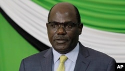 Independent Electoral and Boundaries Commission (IEBC) Chairperson Wafula Chebukati, addressing media in Nairobi, Kenya, Oct. 18, 2017, on status of preparedness for the rerun of elections on Oct.26.