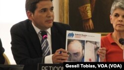 Marco Ruiz, del Sindicato de Trabajadores de la Prensa de Venezuela, mostró imágenes que muestran el maltrato que reciben los periodistas por parte de la fuerza policial en Venezuela.