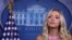 ARCHIVO - La secretaria de prensa de la Casa Blanca, Kayleigh McEnany, informó a los medios sobre la reacción a la nominación del presidente Trump al Premio Nobel de la Paz.
