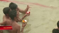 Ấn Độ: Bất chấp COVID, đông đảo tín đồ vẫn tập trung cầu nguyện, tắm sông