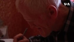 Şair albinosların problemlərindən danışır