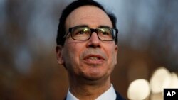 Menteri Keuangan Amerika, Steve Mnuchin berbicara kepada media di Washington DC.