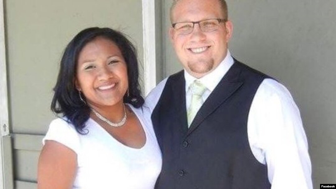 Vợ chồng ông Josh and Tamara Holt trước khi bị bắt ở Venezuela năm 2016