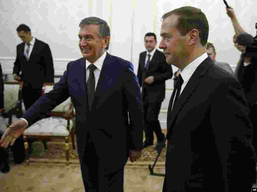 Rossiya va O&#39;zbekiston Bosh vazirlari Dmitriy Medvedev va Shavkat Mirziyoyev, Samarqand