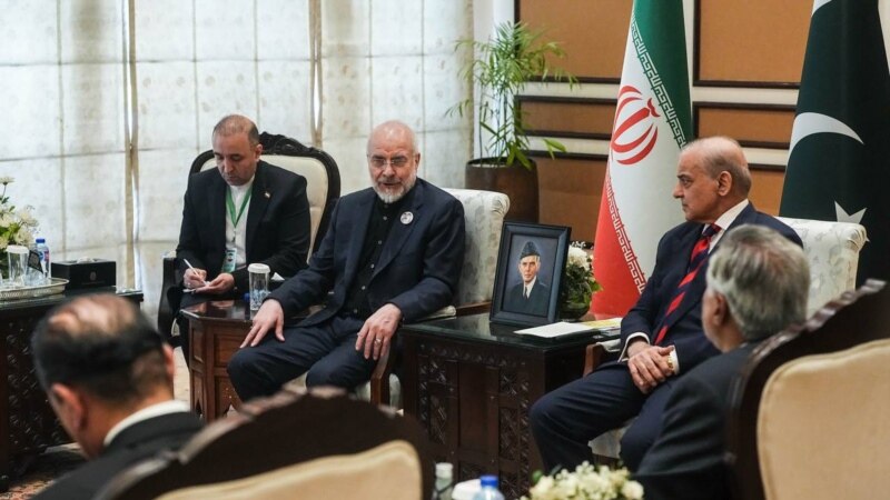 وێنەی دانوستانە فەرمییەکانی ئێران و ئەمەریکا لە ئیسلام ئاباد بڵاودەکرێتەوە