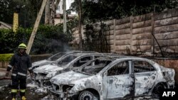 Imodoka Zononekariye hafi ya hoteri Dusit II y'i Nairobi