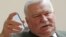El ex presidente polaco y líder del sindicato Solidaridad, Lech Walesa, cursó una invitación a Mitt Romney.