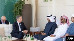 دیدار آنتونی بلینکن، وزیر امور خارجه آمریکا، با شیخ محمد بن زائد آل نهیان، رئیس امارات متحده عربی و حاکم ابوظبی