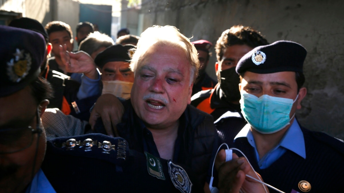 Pakistani Police Arrest Four Men on Kidnapping, Rape, and Extortion Charges