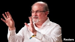 ကမ္ဘာကျော် စာရေးဆရာ Salman Rushdie