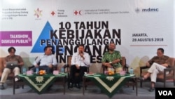 Diskusi 10 tahun kebijakan penanggulangan bencana di Indonesi, Selasa (28/8) di Jakarta. (Foto: VOA/Fathiyah)