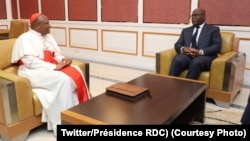 Président Félix Tshisekedi azali kosolola na cardinal Fridolin Ambongo Besungu na Kinshasa, RDC, 13 février 2019. (Twitter/