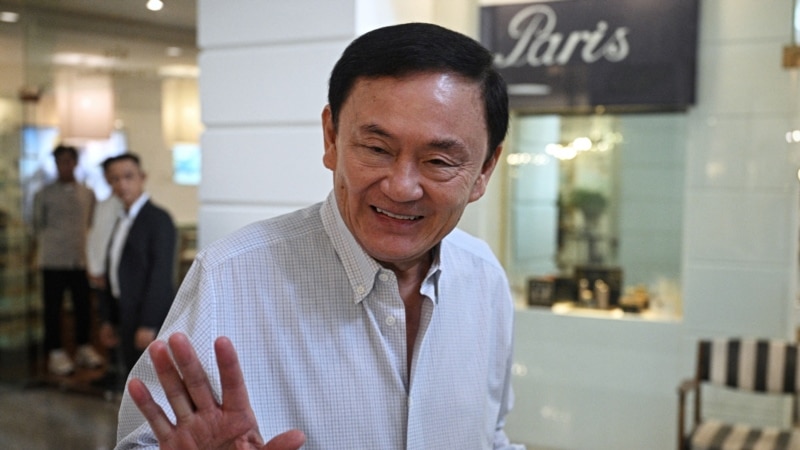 Thaksin granted bail, Thai court cases raise risk of political crisis