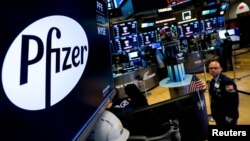 Saham-saham di Wall Street sedikit terkoreksi pada perdagangan hari Selasa (10/11), pasca euforia pengumuman hasil uji klinis vaksin Covid-19 oleh Pfizer (foto: ilustrasi). 