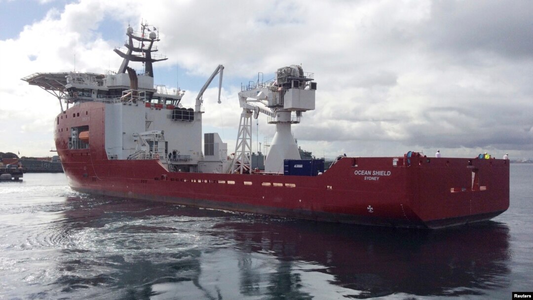 Kapal 'Ocean Shield' di Pangkalan Angkatan Laut Australia (HMAS) Stirling, di selatan kota Perth (10/5). 