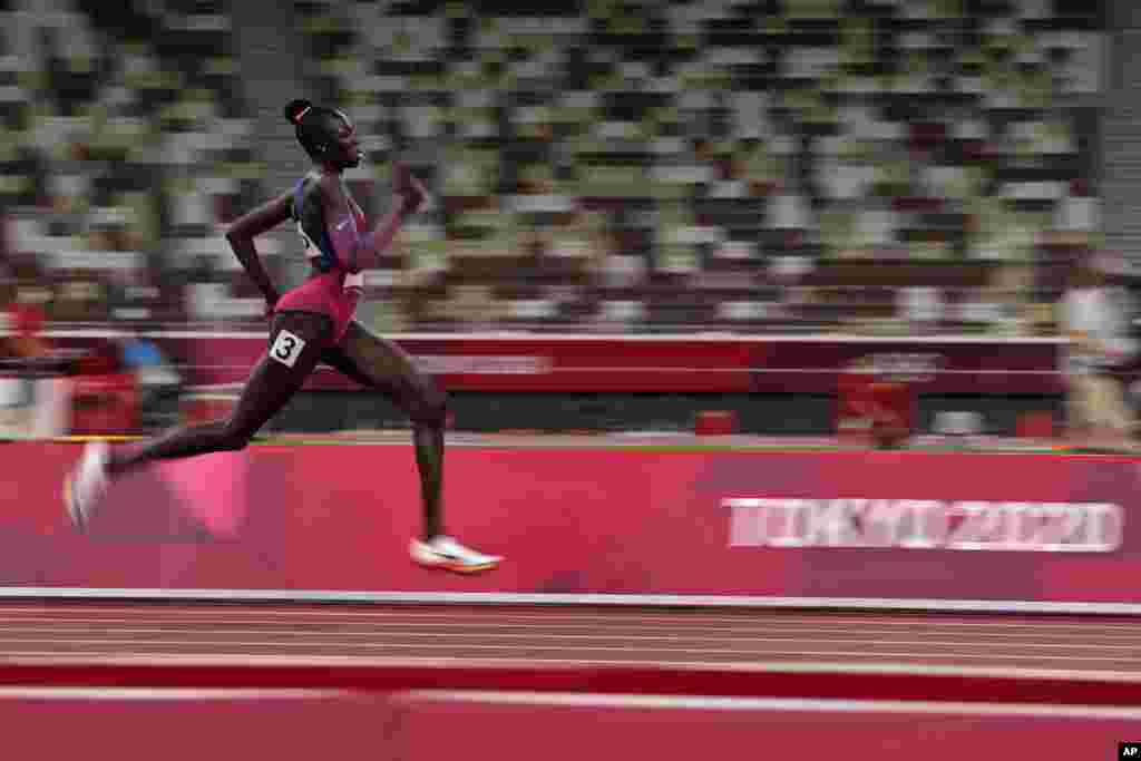 미국의 애싱 무가 선수가 육상 여자 800m 결선에서 금메달을 차지했다.