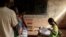 Uma assembleia de voto em Bangui