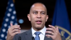 Hakeem Jeffries reelecto líder demócrata de la Cámara de Representantes