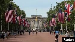 U.S. and British flags stretch along The Mall towards Buckingham Palace in central London in advance of U.S. President Donald Trump State visit to Britain, June 2, 2019. 