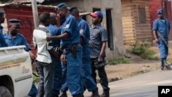Những vụ biểu tình bạo động ở Burundi bùng ra sau khi Tổng thống Pierre Nkurunziza loan báo sẽ tranh cử tổng thống.