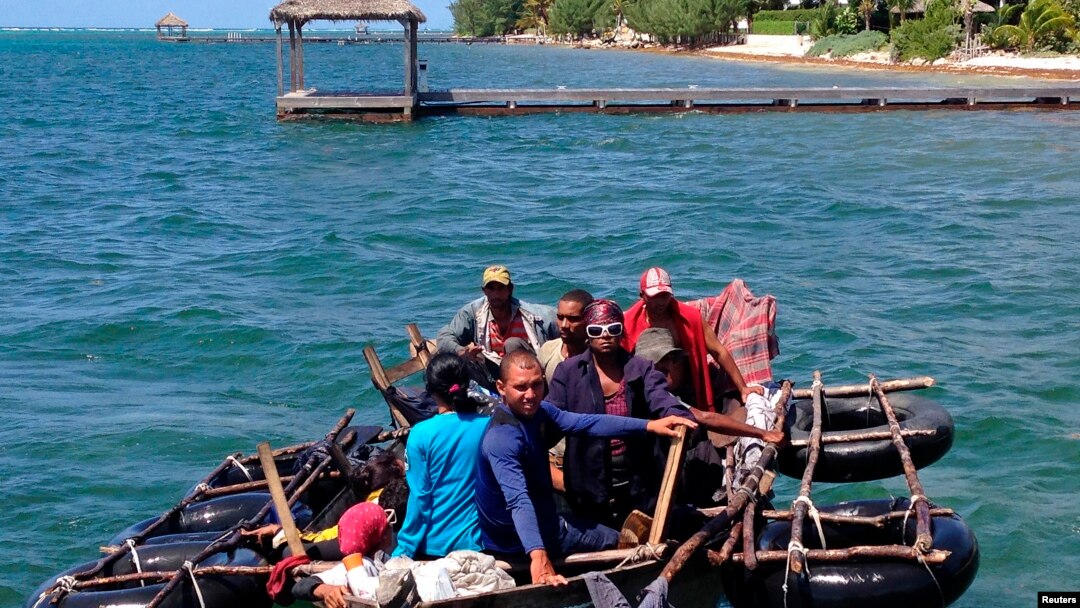 Perahu aluminium rakitan yang membawa 16 migran Kuba tiba di Kepulauan Cayman. (Foto: Ilustrasi)