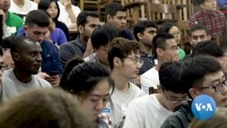 VOA英语视频: 美国国际学生人数连续三年下降