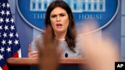 Phát ngôn nhân Tòa Bạch Ốc Sarah Sanders phát biểu trong cuộc họp báo ngày 6/10/2017.