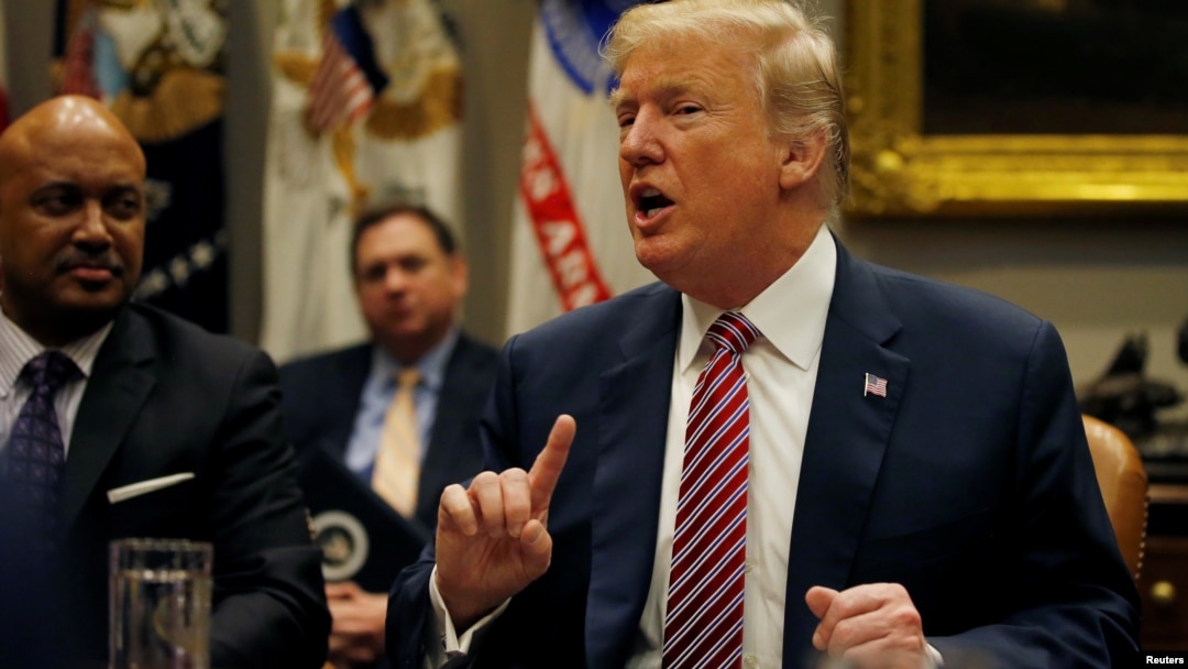 Tổng thống Mỹ Donald Trump nói về súng tại trường học tại Tòa Bạch Ốc, 22/2/2018