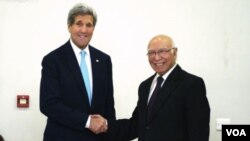 kerry meet sartaj aziz