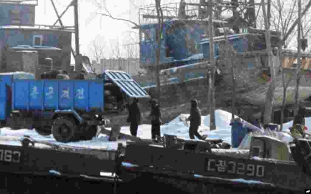 鸭绿江朝鲜一侧景象