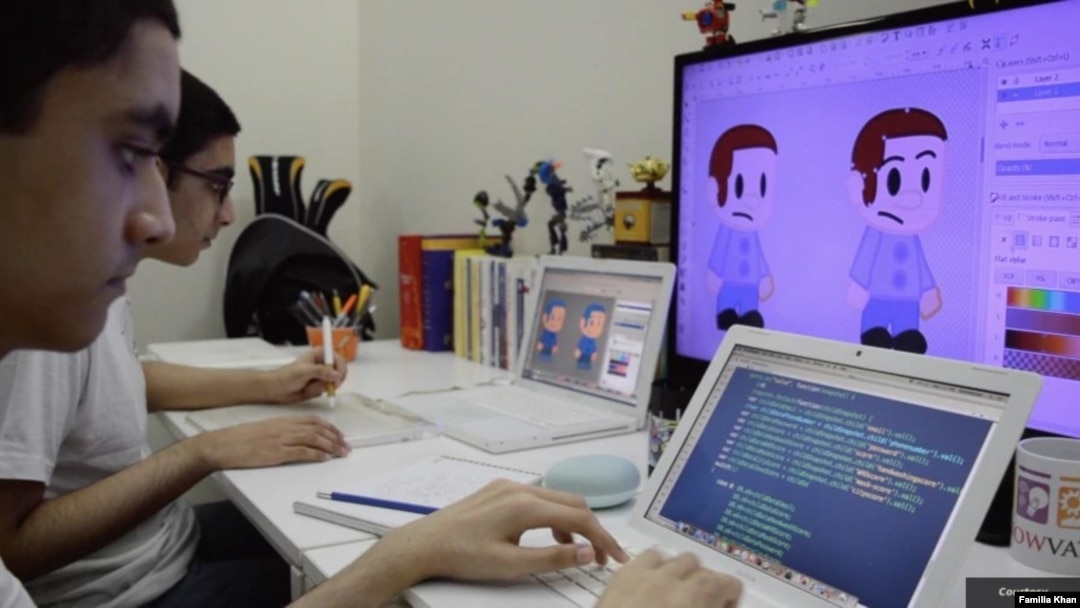 Los hermanos Nabhan y Kenan Khan desarrollaron un juego de vídeo llamado "Detén la Propagación".