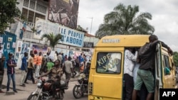 Balandi ba UDPS (Union pour la démocratie et le progrès social) na ndako ya lingomba na bango na Limete, Kinshasa, 21 décembre 2018.