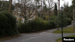 Granville Road on the St. George's Hill private estate, where Russian businessman Alexander Perepilichnyy collapsed Nov.10, is seen near Weybridge in Surrey, Nov. 28, 2012.