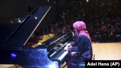 Palestian Pianist Yara Thabit