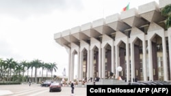 Le Palais de l'Unité, le palais présidentiel camerounais, à Yaoundé, le 22 novembre 2019. (Photo Colin Delfosse / AFP)