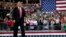Prezident Donald Tramp respublikachi nomzodlarni yoqlab saylov kampaniyasi olib bormoqda, 10-oktabr, 2018-yil.