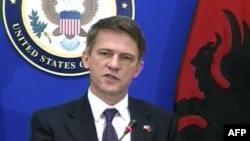 Zyrtari i lartë i SHBA Tom Kantrimen komenton zhvillimet në Shqipëri