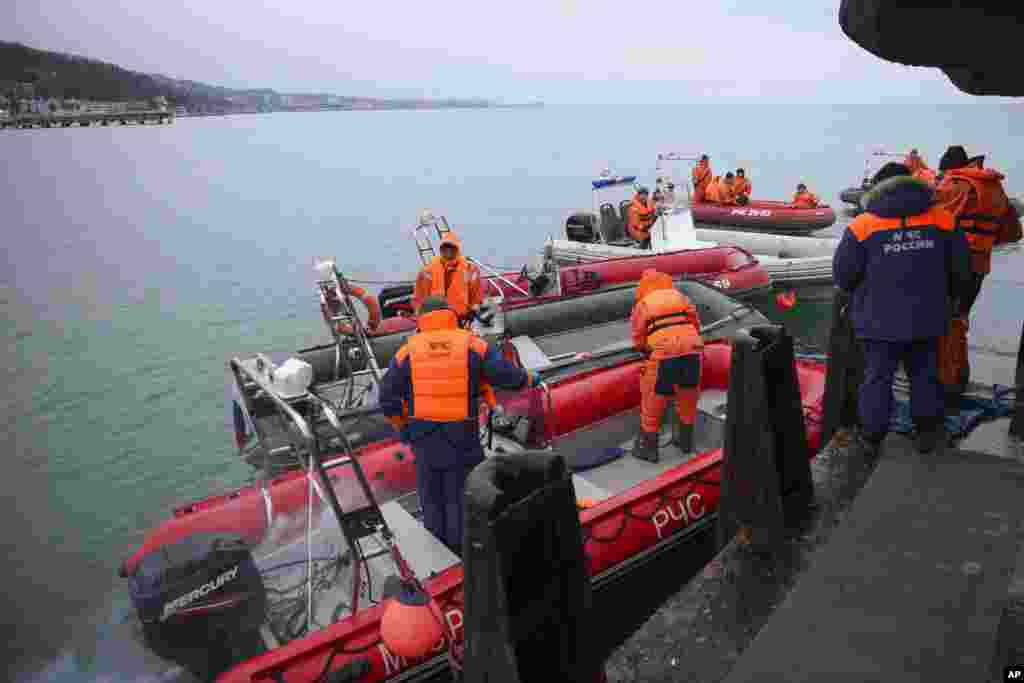 اس سرچ آپریشن میں اطلاعات کے مطابق 10 مربع کلومیٹر سے زائد آبی علاقے میں تلاش کا کام جاری ہے۔