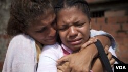 Fanmi viktim lese frape ki te genyen nan yon prizon nan venezuela kote 24 moun pèdi lavi yo.