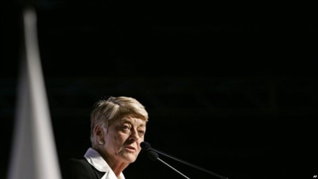 Former vice-presidential candidate Geraldine Ferraro address attendees at the Women's Summit 2008 on the Bryant University campus in North Smithfield, Rhode Island, March 13, 2008 (file photo)