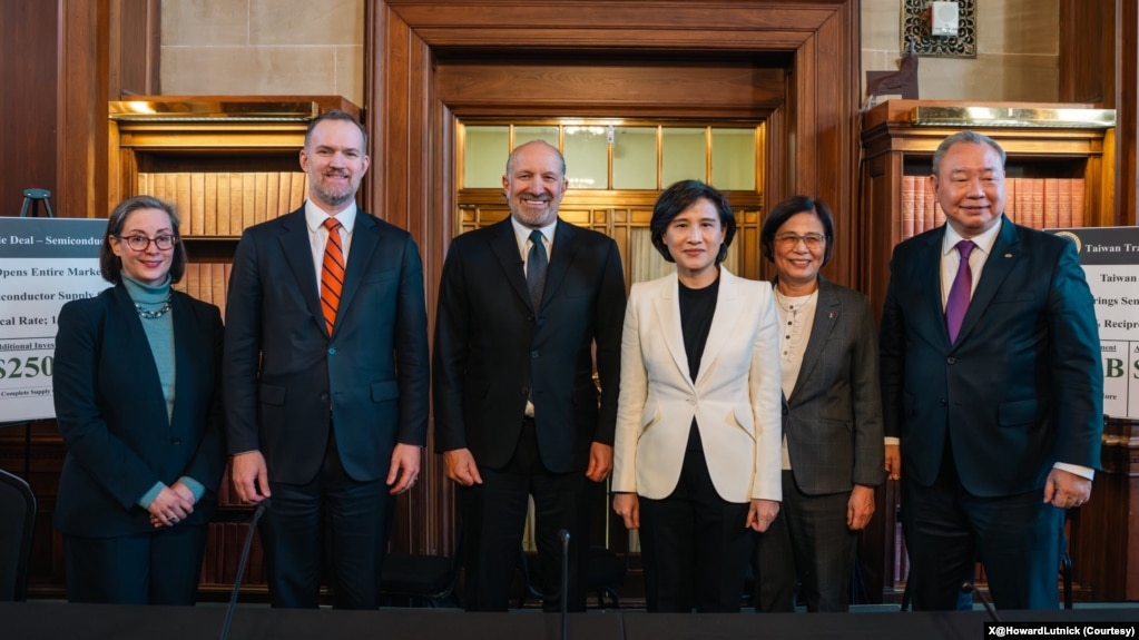 ��Ƭ˵�����������񲿳�¬�����(����)������ó�״��������(���)��������̨Э�Ừʢ���ܲ�ִ��������ݺ(��һ)��̨������Ժ��Ժ��֣����(����)��̨������Ժ����ίԱ������(�Ҷ�)��̨��פ���������������㵢(��һ)��