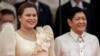 菲律宾副总统萨拉·杜特尔特（Sara Duterte）和总统费迪南德·马科斯（Ferdinand Marcos Jr.）在就职典礼上。（资料照，2022年6月30日）