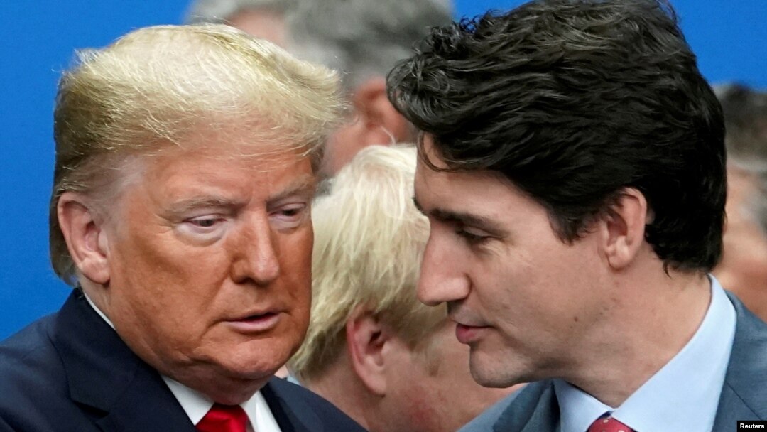 Presiden AS Donald Trump dan PMKanada Justin Trudeau berbicara di sela KTT NATO di Watford, Inggris (4/12). 