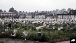 Надгробия на кладбище в Турине. Пьемонт остается одной из областей Северной Италии, наиболее пострадавших от пандемии COVID-19