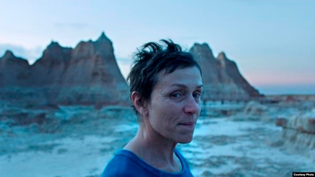 Frances McDormand dalam film "Nomadland". (Searchlight Pictures via AP)