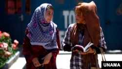 هزاران محصل اناث هم به موسسات تحصیلات عالی راه یافته است