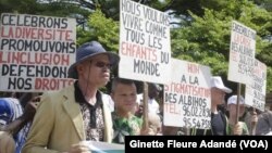 Marche de sensibilisation sur l'albinisme organisée au Bénin le 13 juin 2018.