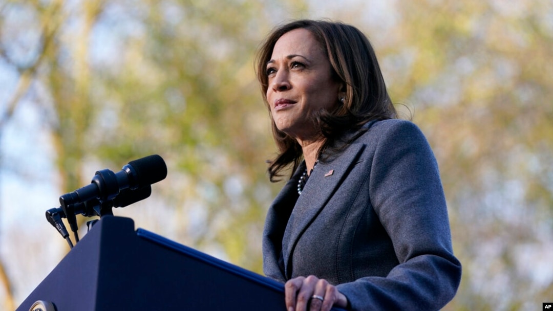 Wakil Presiden AS Kamala Harris menuntut agar Senat melanjutkan pekerjaan mereka dan meloloskan RUU hak pilih sekarang. (Foto: AP)